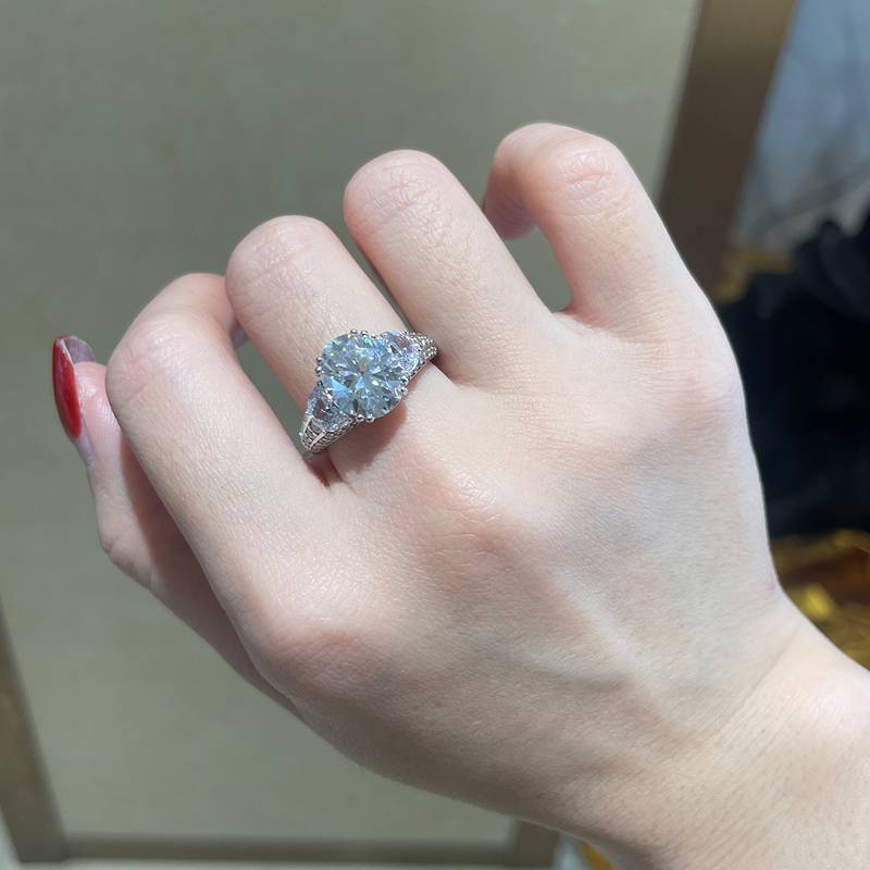 豪华三石Women's RingS925银镀白金Women's Ring定制选款主石Moissanite5.0ct/副石高碳钻